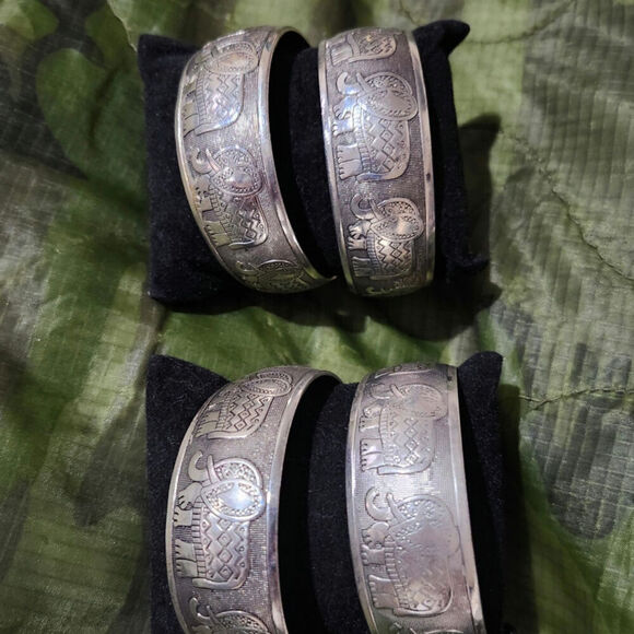 4 Silvertone elephant bracelets India - Picture 1 of 7
